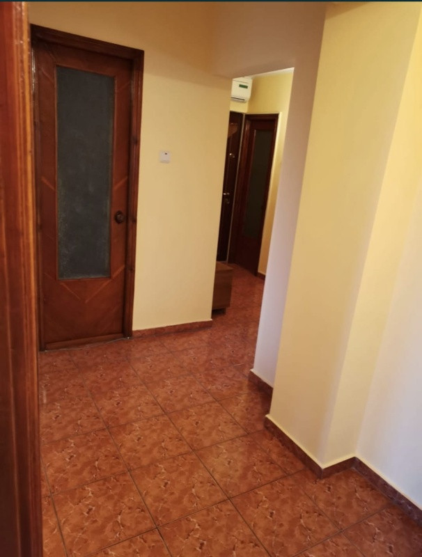 vand apartament 3 camere decomandat garii 6