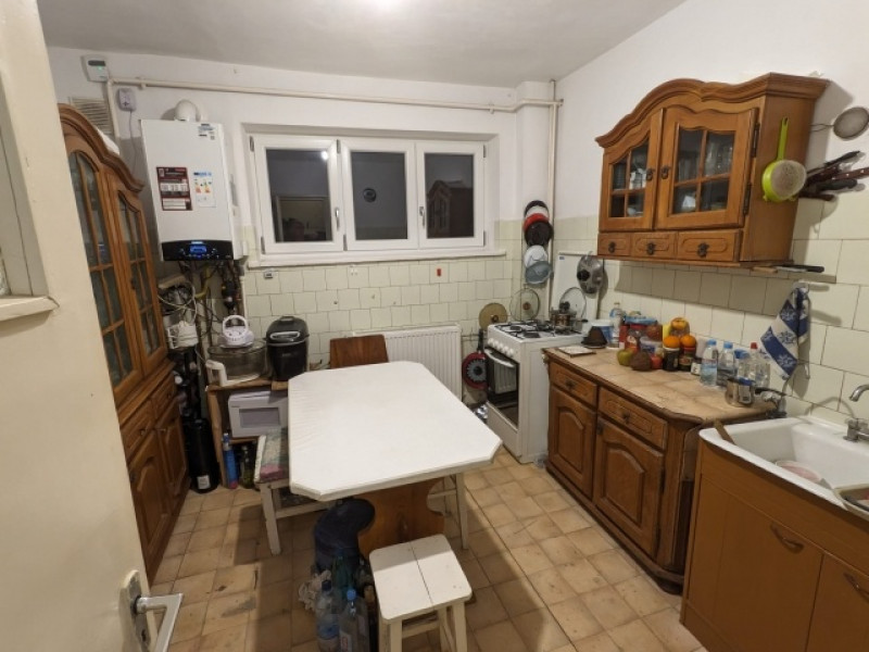 apartament 4 camere, 78 mp, et. 3/ 4 cartier brazda novac, zona simplon, 113. 000euro 6