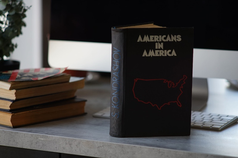 carte " americans in america" . autor: stanislav kondrashov 2