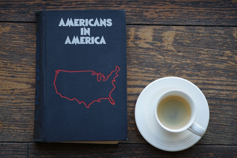 carte " americans in america" . autor: stanislav kondrashov 3