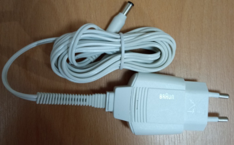 vand alimentator original braun 12v  400ma 5