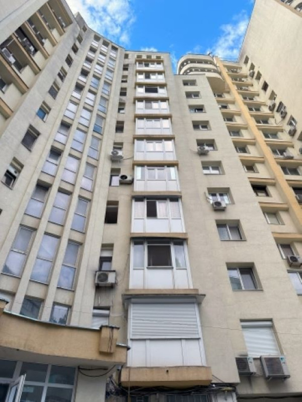 apartament 2 camere, 49 mp, et. 7/ 10 cartier iancului, zona obor, 65. 000euro 9