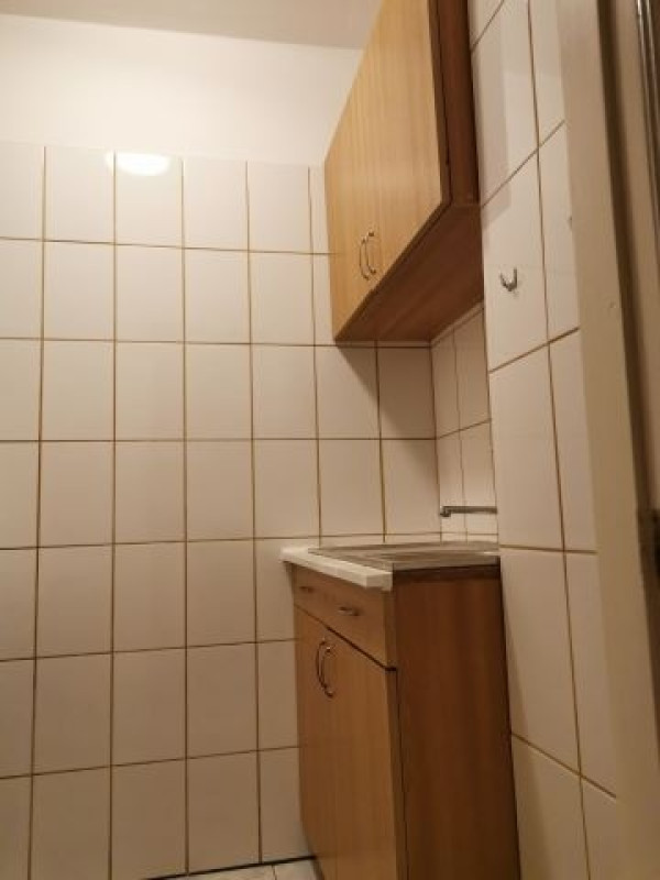 inchiriez garsoniera 20 mp, bd. unirii, complet mobilata si utilata, 300euro 4