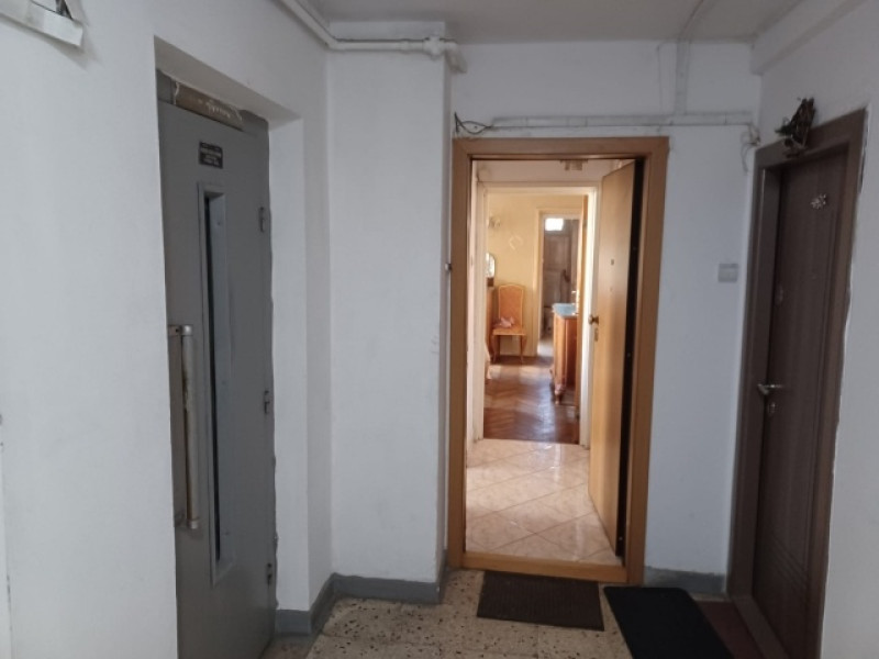 apartament 3 camere decomandat, 65mp, mobilat si utilat, piata unirii, 133. 000euro 2