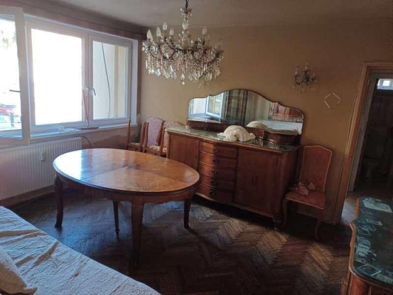 apartament 3 camere decomandat, 65mp, mobilat si utilat, piata unirii, 133. 000euro 4