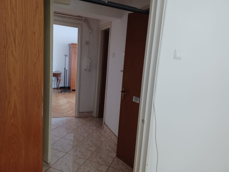 apartament 3 camere decomandat, 65mp, mobilat si utilat, piata unirii, 133. 000euro 10