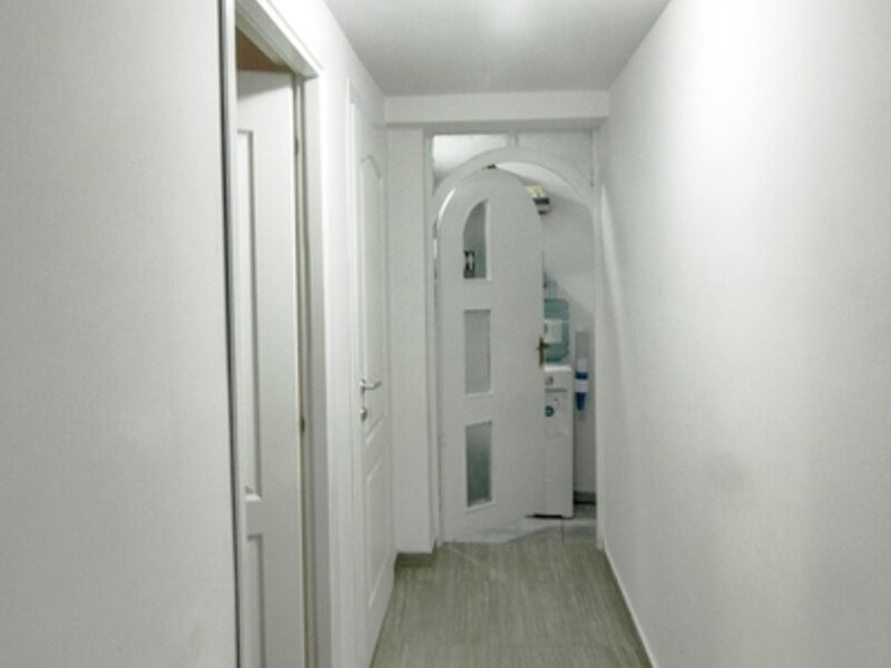 unirii calea calarasilor- hala traian  vila p+ 1  etajul 1 apt. 2 cam 32 mp pt. activitati firme chiria 260 euro 6