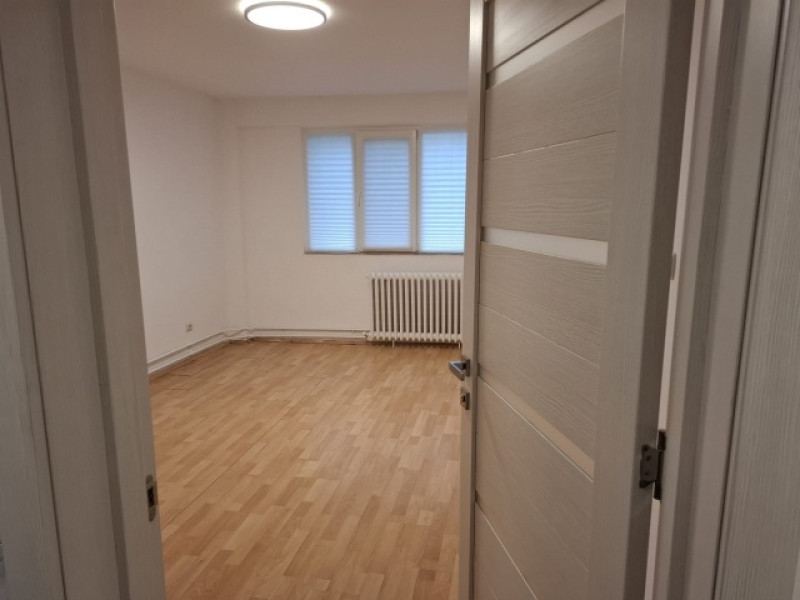 apartament 2 camere, semidecomandat, 50mp, berceni, piata sudului, 78. 500euro 1