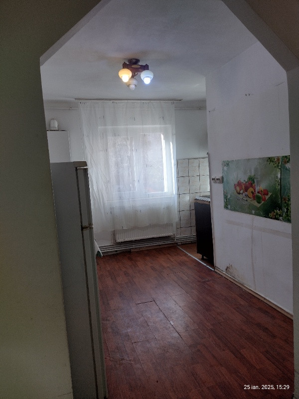 apartament de vanzare cu 2 camere decomandate 3