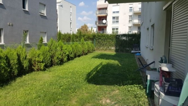 inchiriez apartament 3 camere chitila, 95 mp, terasa 200 mp, 750euro 10