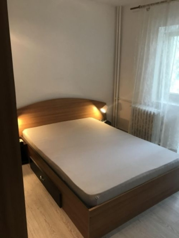 inchiriez apartament 3 camere, semidecomandat, 70mp, mobilat si utilat, turda, 680euro 3