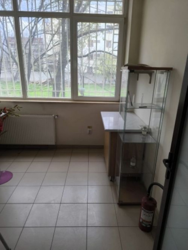 spatiu comercial, 189mp, soseaua bucuresti- targoviste, 395. 000euro 4