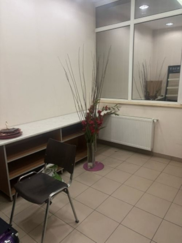 spatiu comercial, 189mp, soseaua bucuresti- targoviste, 395. 000euro 7