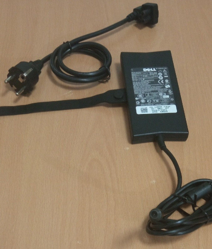 vand alimentatoare pentru laptopuri hp, dell, toshiba si lenovo 1