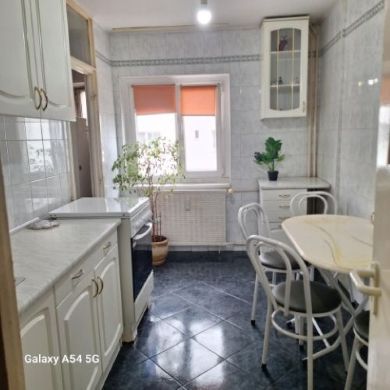 inchiriez apartament 2 camere decomandat, 63mp, piata alba iulia, 490euro 5