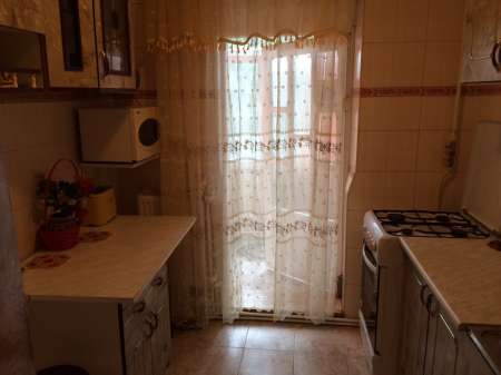 apartament central cu 3 camere si garaj 4