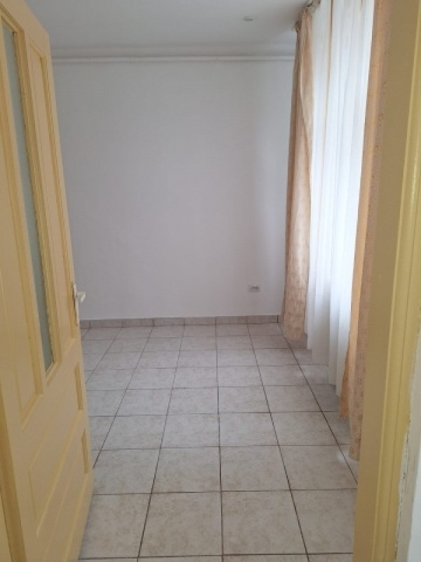 apartament 2 camere, semidecomandat, 28mp, cismigiu, 50. 000euro 2