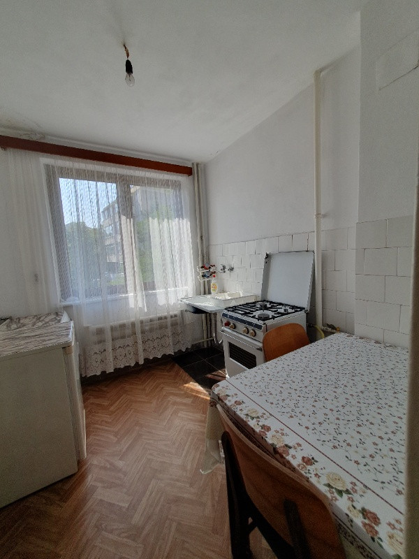 proprietar, apartament 2 camere, ultracentral, utilat modest, 1500 ron 4