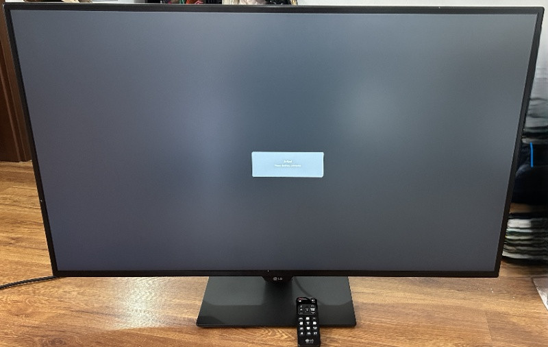 Vand monitor LG 43UN700- B ( rezolutie 4K)