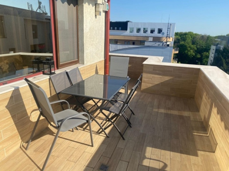 inchiriez apartament 4 camere, decomandat, 200mp, aviatorilor, 2. 300euro 1