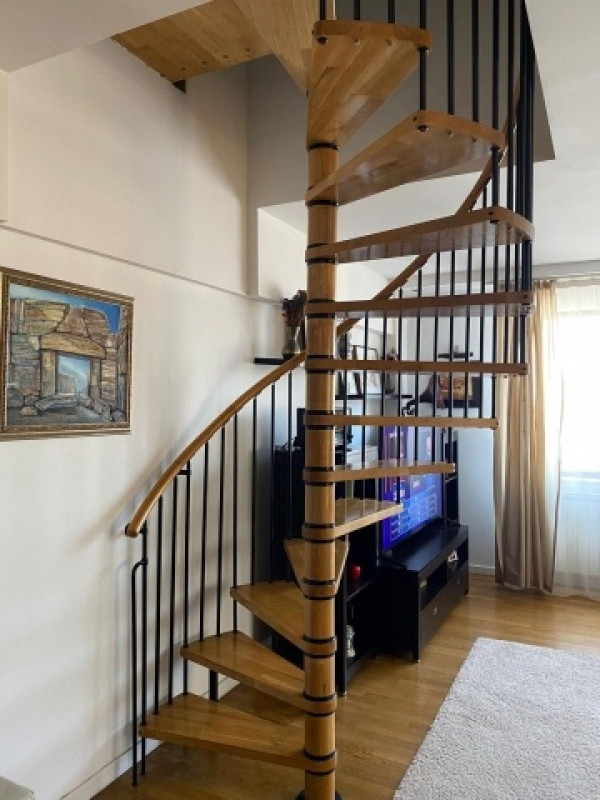 inchiriez apartament 4 camere, decomandat, 200mp, aviatorilor, 2. 300euro 3