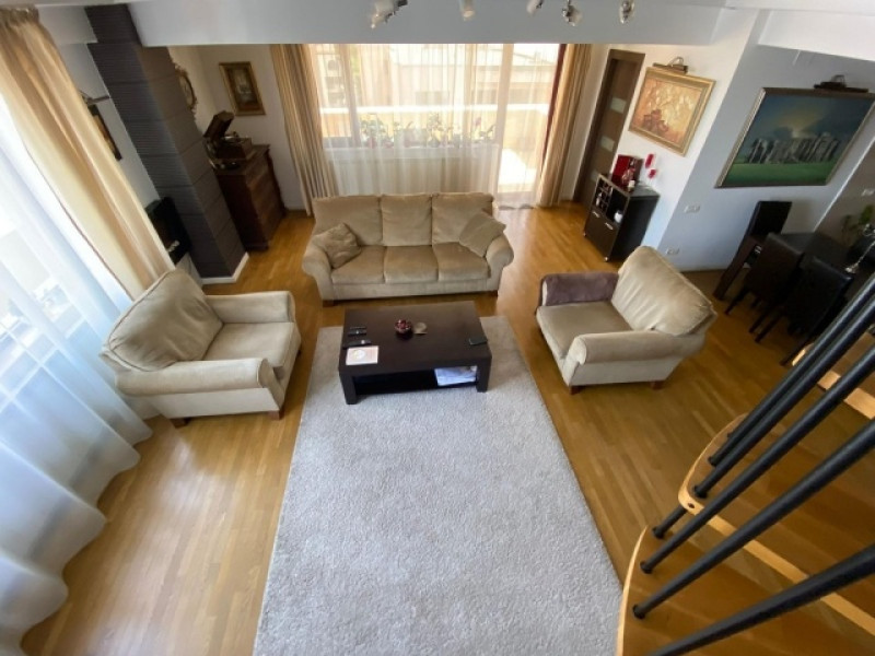 inchiriez apartament 4 camere, decomandat, 200mp, aviatorilor, 2. 300euro 7