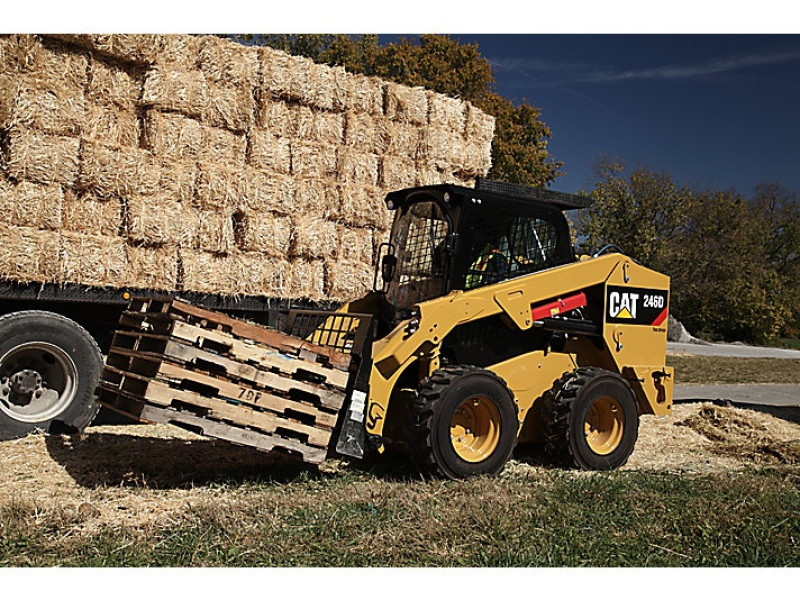 inchiriere bobcat / skid steer 4