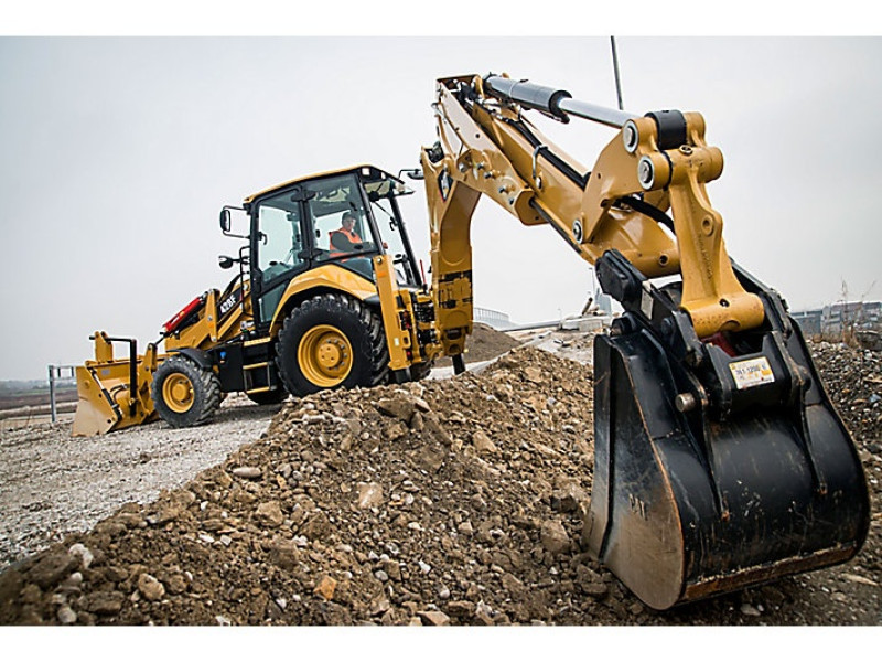 inchiriere buldoexcavatoare cu atasamente diverse 2