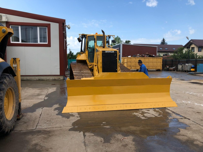 inchiriere buldozer caterpillar d6n 2