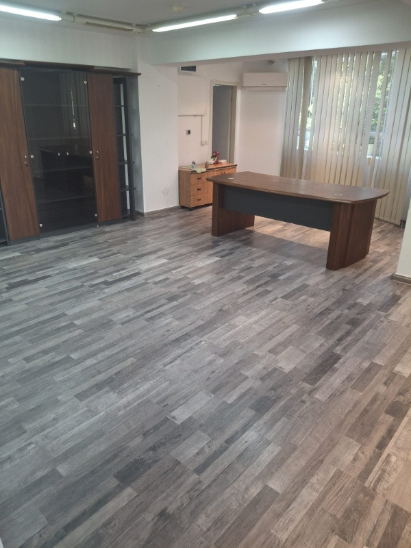 inchiriez spatiu de birouri, zona metrou brancoveanu, 83mp, 913euro 6