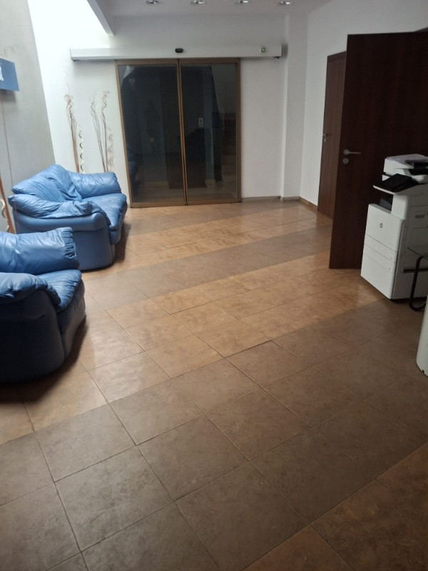 Inchiriez spatiu de birouri, zona Metrou Brancoveanu, 248mp, 2. 480euro