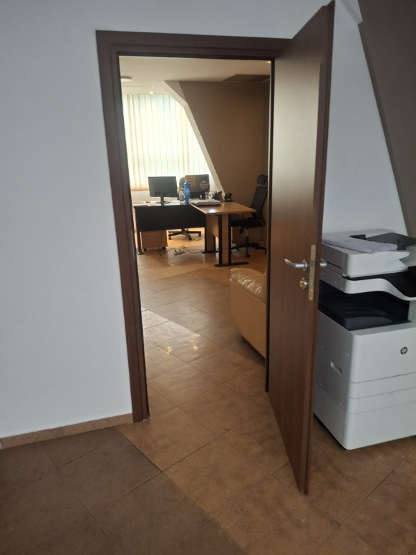 inchiriez spatiu de birouri, zona metrou brancoveanu, 248mp, 2. 480euro 2