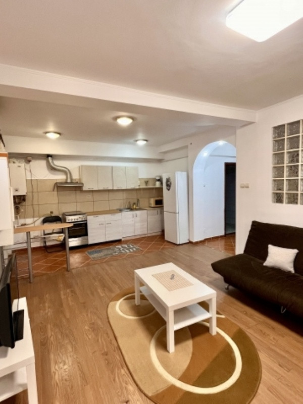 inchiriez apartament 2 camere, 48mp, zona vatra luminoasa, 490euro 3