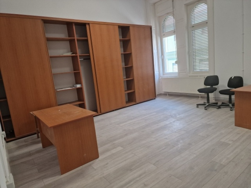 Inchiriez spatiu de birouri 5camere, 140mp, Timisoara, Tribunal, 1. 960euro