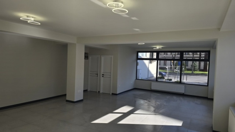 Inchiriez spatiu comercial 70mp utili, Centrul Civic, Brasov, 1. 500euro