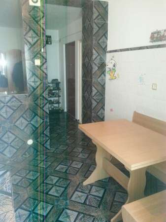 vand apartament 8