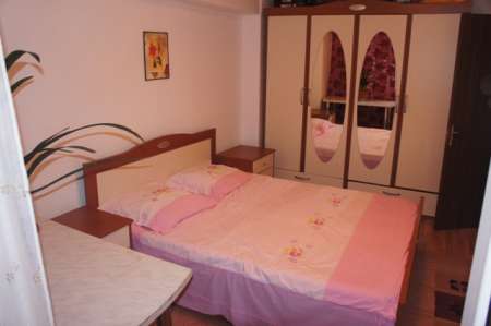 vand apartament 3 camere ultracentral la pret mic urgent 2