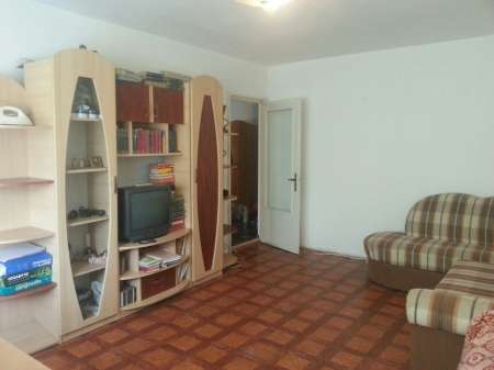 vand apartament 18