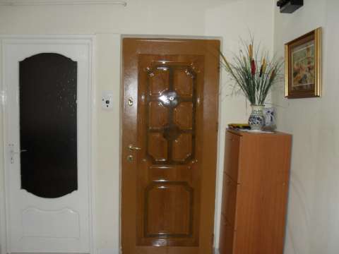 vand apartament 3 camere , 62 mp , zona cartier 4