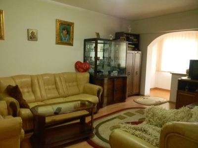 apartament 3 camere, confort 1 2