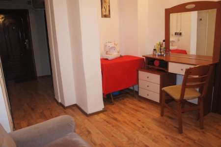 vand apartament 3 camere ultracentral la pret mic urgent 5