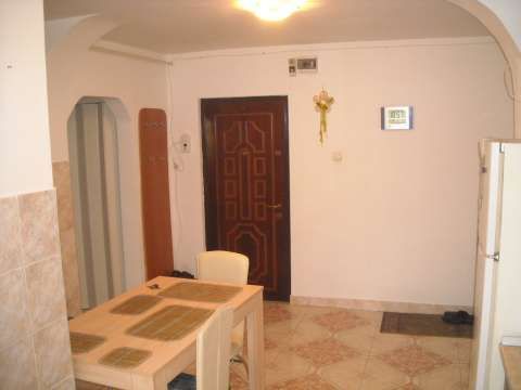 vand apartament, ultrafinisat central cu 2 camere, zona linistita, str dr i ratiu, , decomandat, zona centrala 7