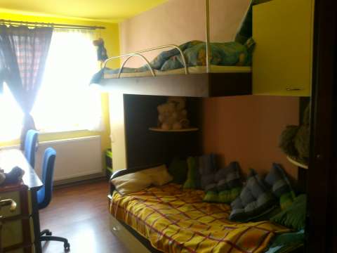 vand apartament 3 camere, micro i 4