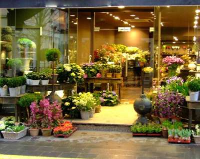 Realizez aranjamente florale