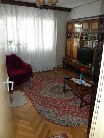 onesti, de vanzare apartament decomandat cu 3 camere in bloc nou 4