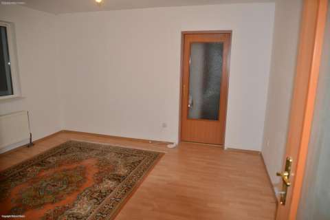 apartment 3 camere, compl. renovat. . . bloc din caramida! 12