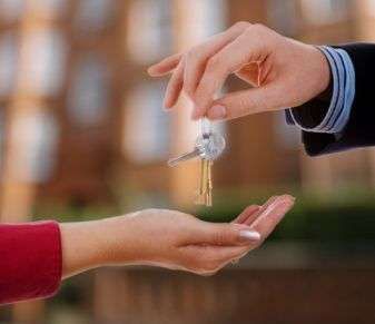 Doresc sa inchiriez apartament 2 camere sau garsoniera