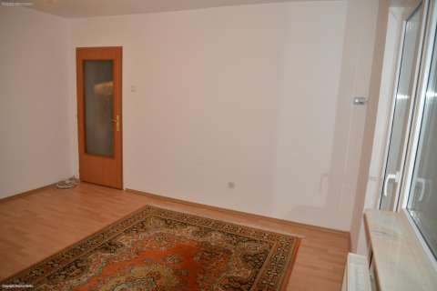 apartment 3 camere, compl. renovat. . . bloc din caramida! 13