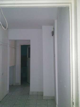 vand apartament 2 camere , decomandat in brezoi 2