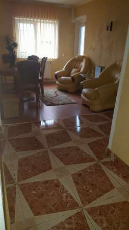 inchiriez apartament mobilat 4